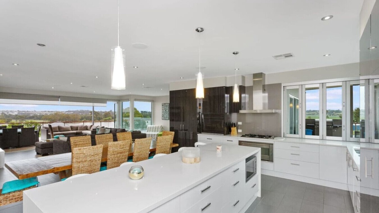 Photo of Kitchen in Long Flat