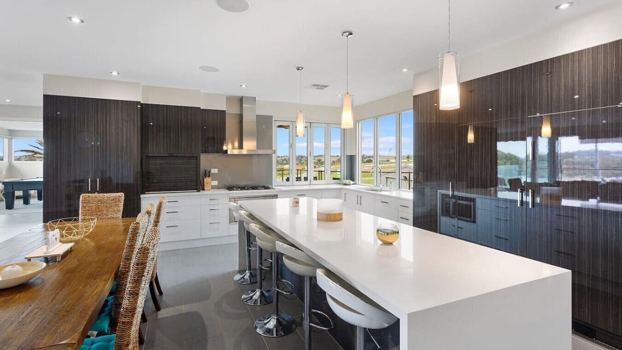 Photo of Kitchen in Long Flat