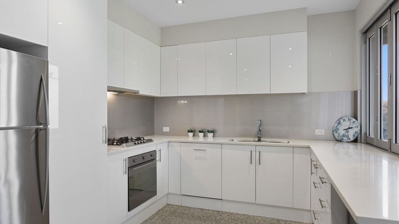 Photo of Kitchen in Long Flat