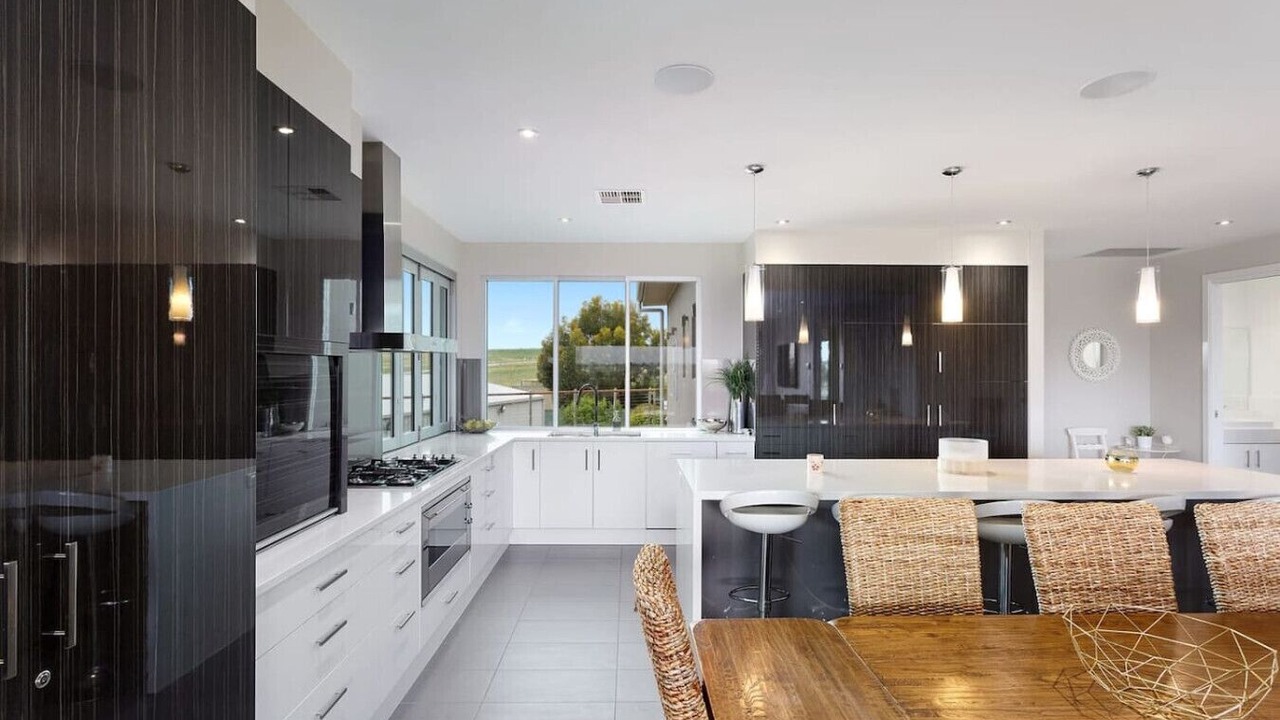 Photo of Kitchen in Long Flat