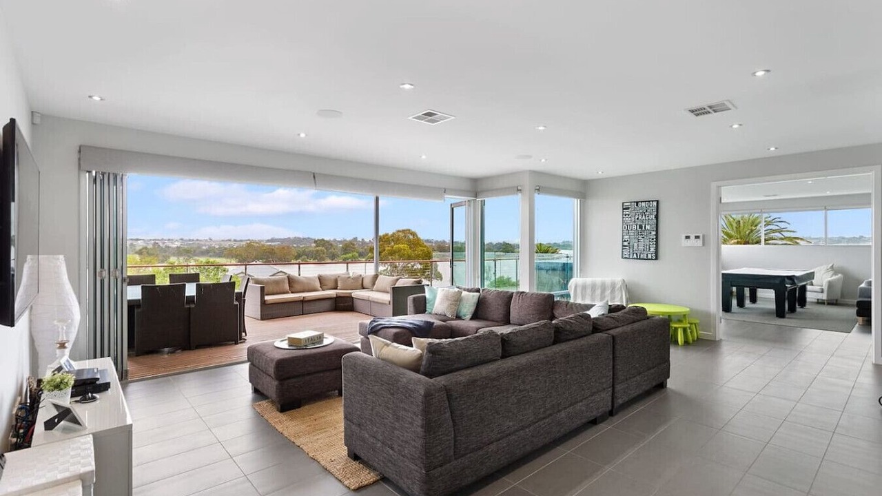 Photo of Livingroom in Long Flat