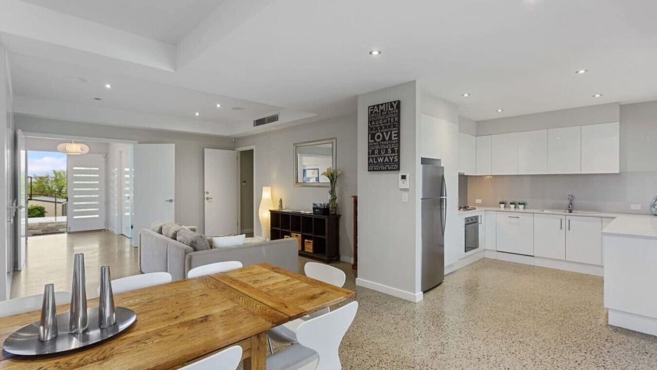 Photo of Kitchen in Long Flat