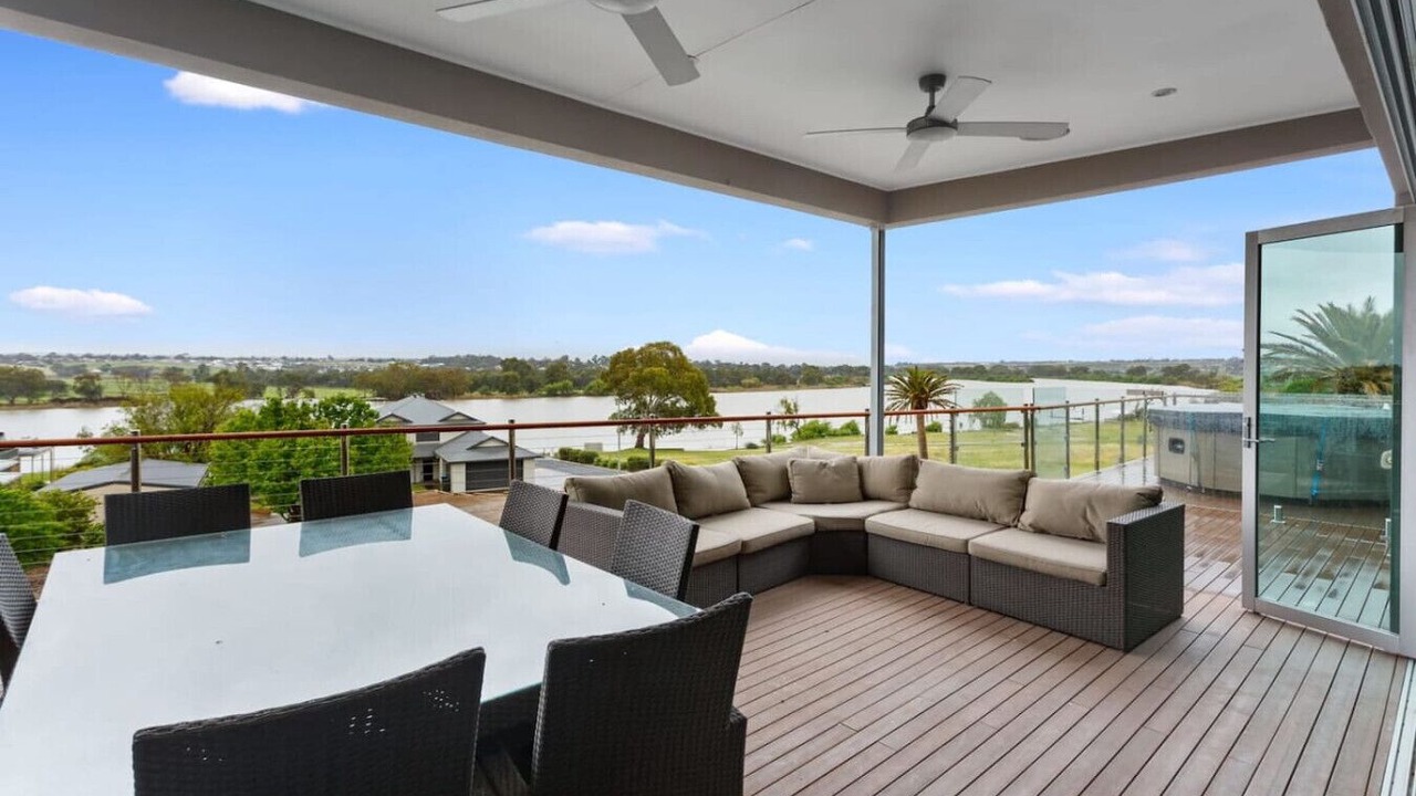 Photo of Outdoor in Long Flat