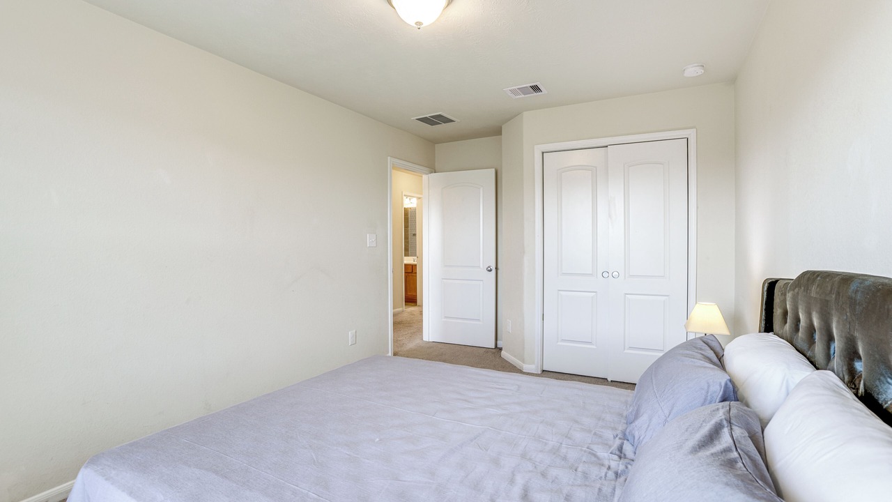 Photo of Bedroom in Atascocita