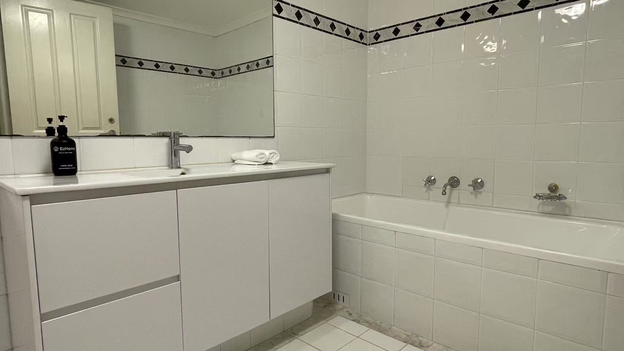 Photo of Bathroom in Peakhurst