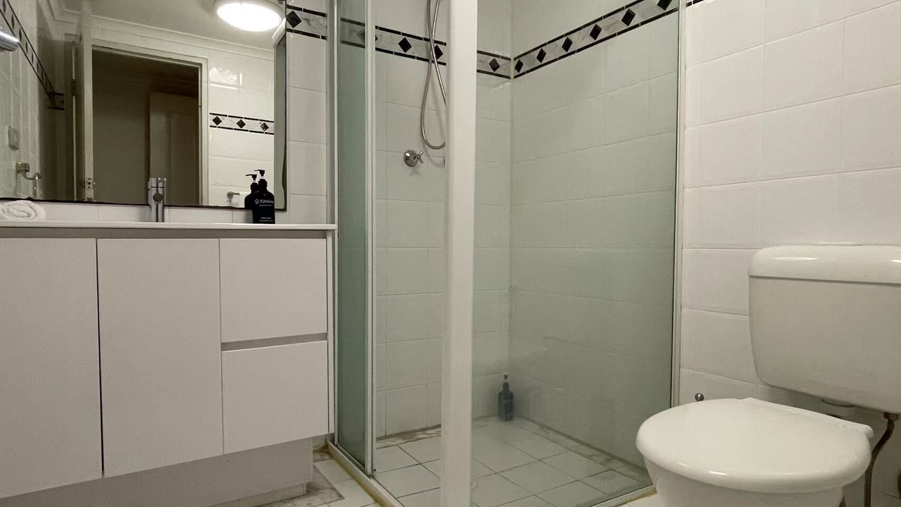 Photo of Bathroom in Peakhurst