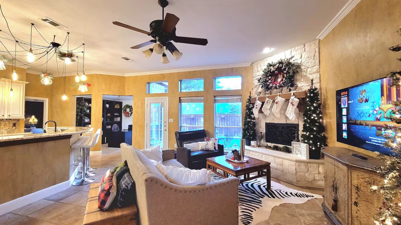 Photo of Livingroom in Flower Mound