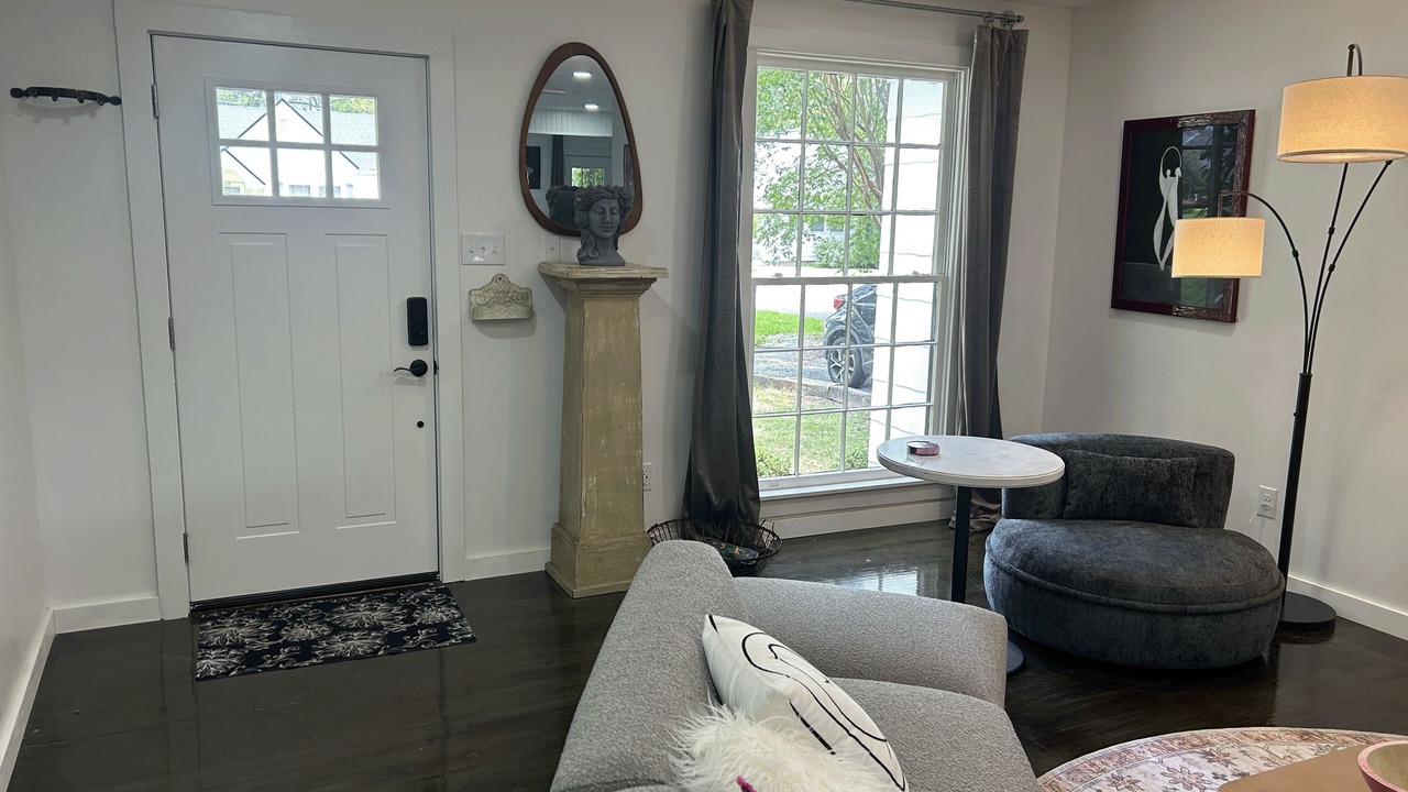 Photo of Livingroom in Monroe