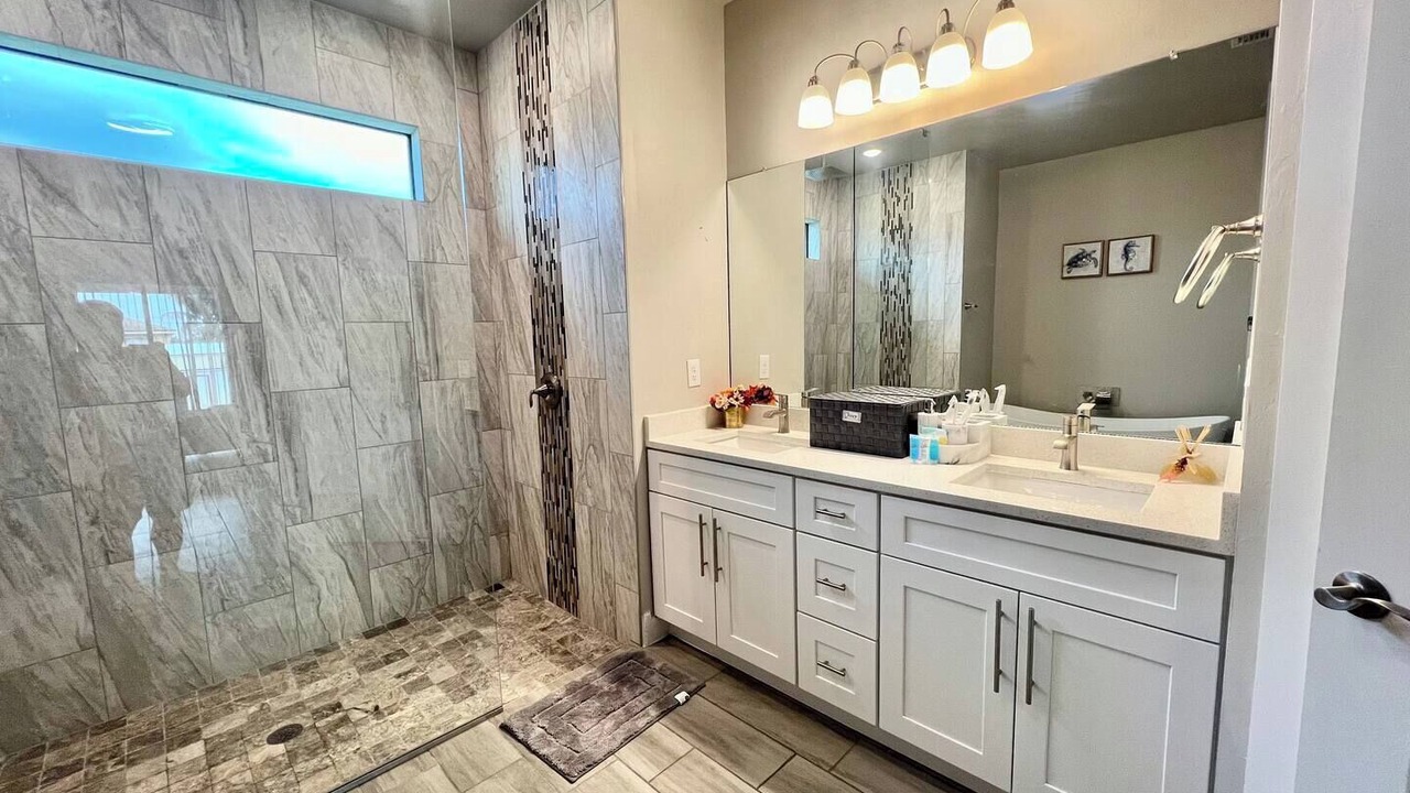Photo of Bathroom in Sunshine