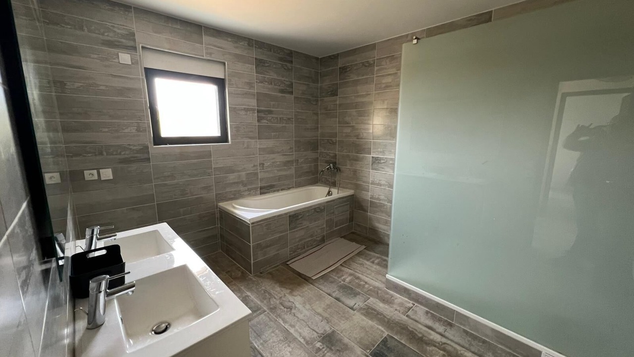 Photo of Bathroom in Ferolles-Attilly