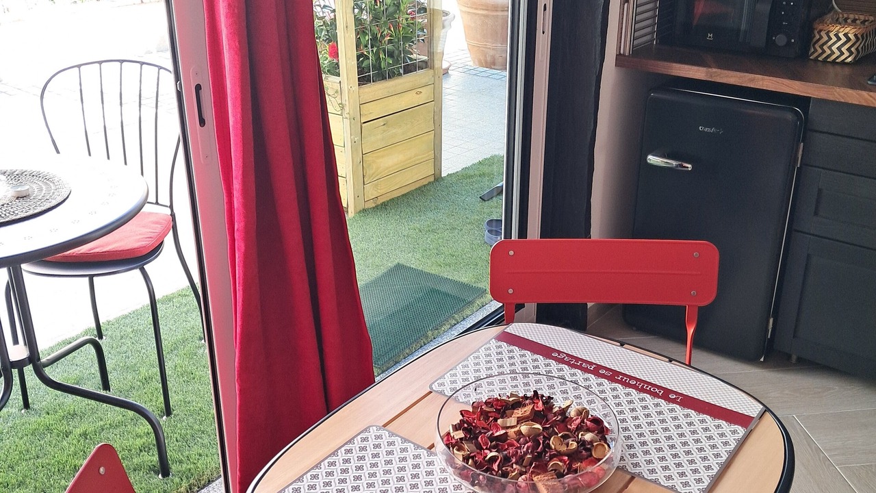 Photo of Others in Pantin