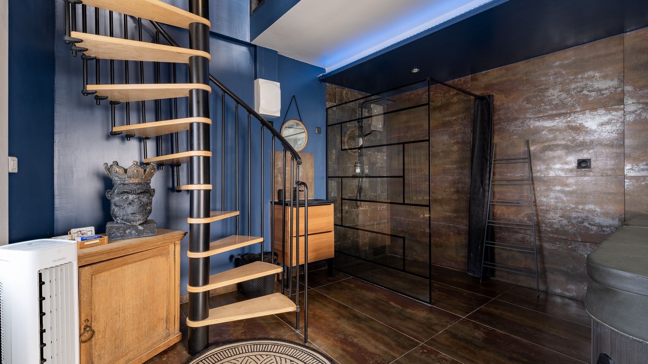 Photo of Others in Lens