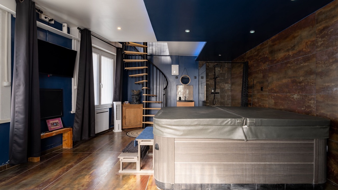 Photo of Others in Lens