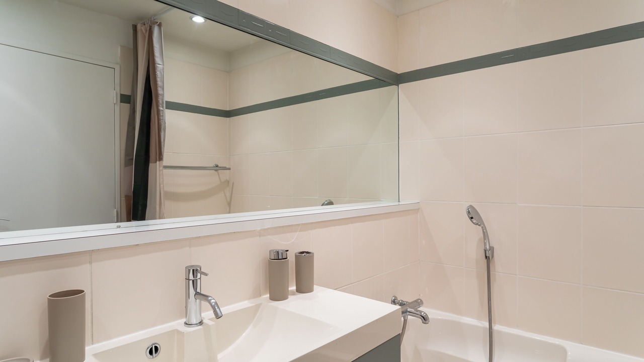 Photo of Bathroom in Colombier - Champ de Mars