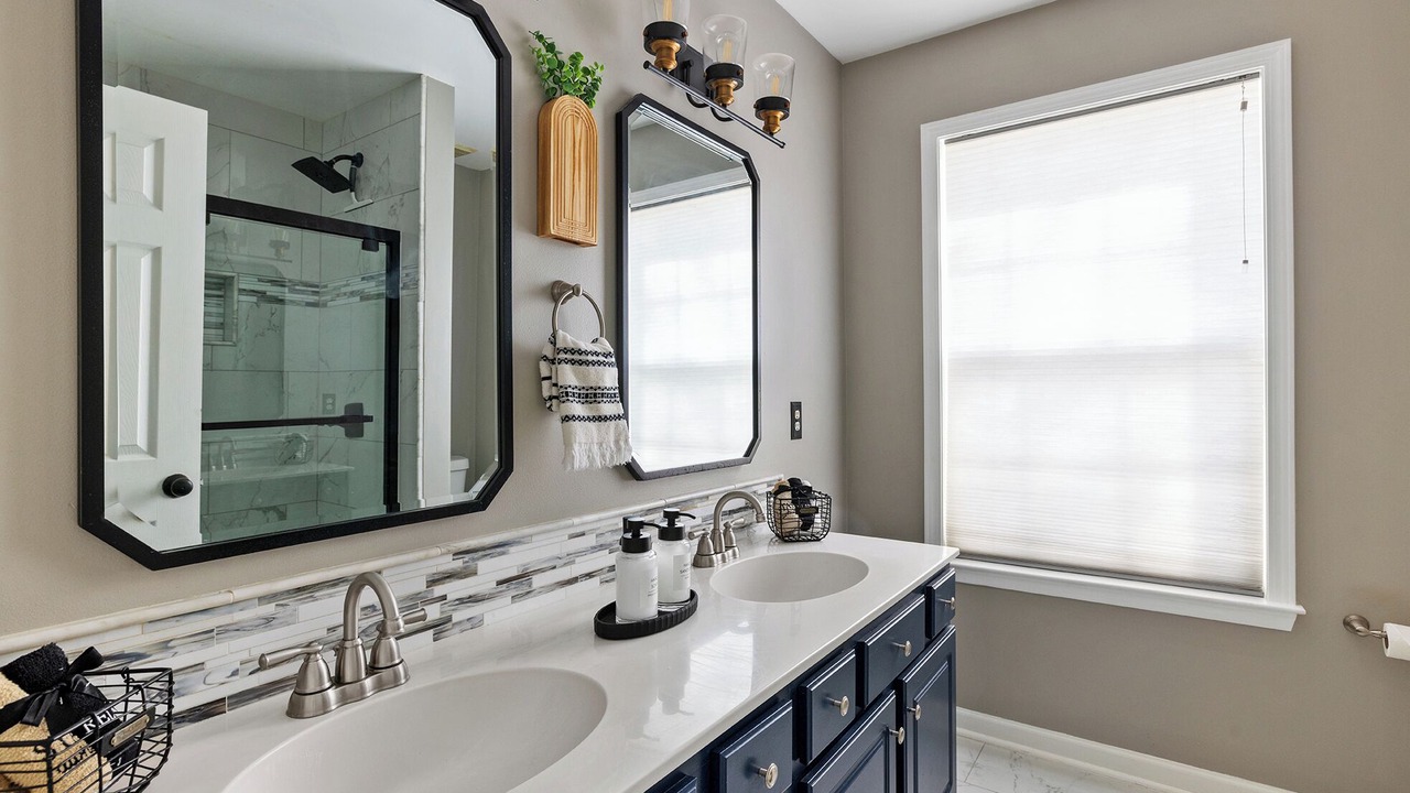 Photo of Bathroom in Provincetowne