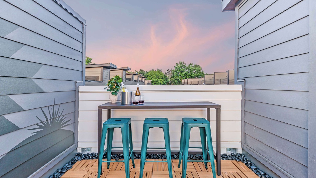 Photo of Outdoor in Hurwood Heights