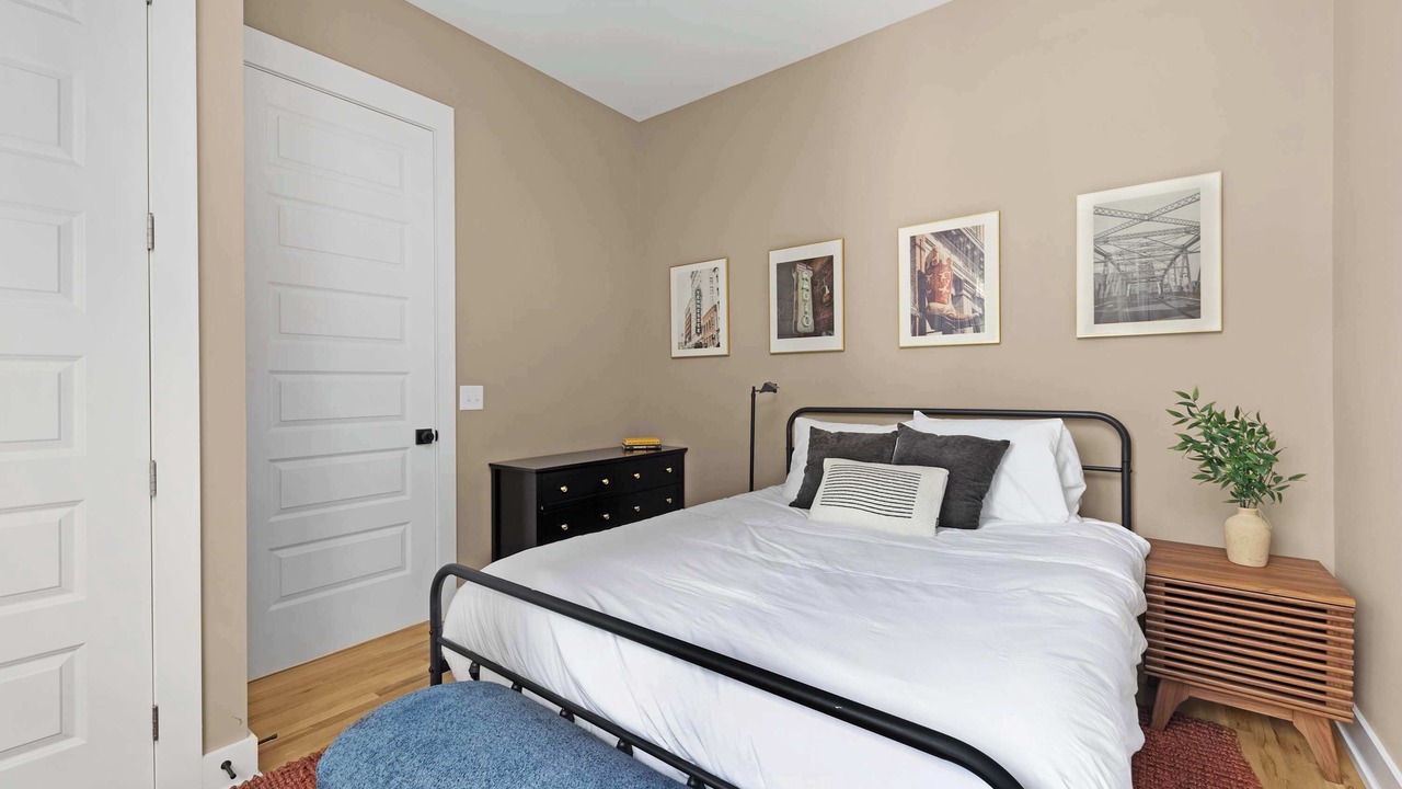 Photo of Bedroom in Hurwood Heights
