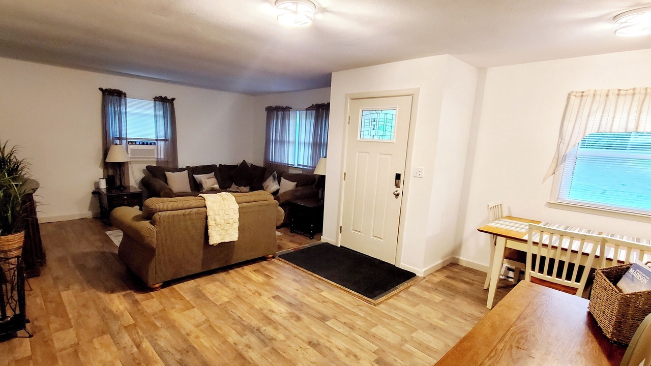 Photo of Livingroom in Hamilton