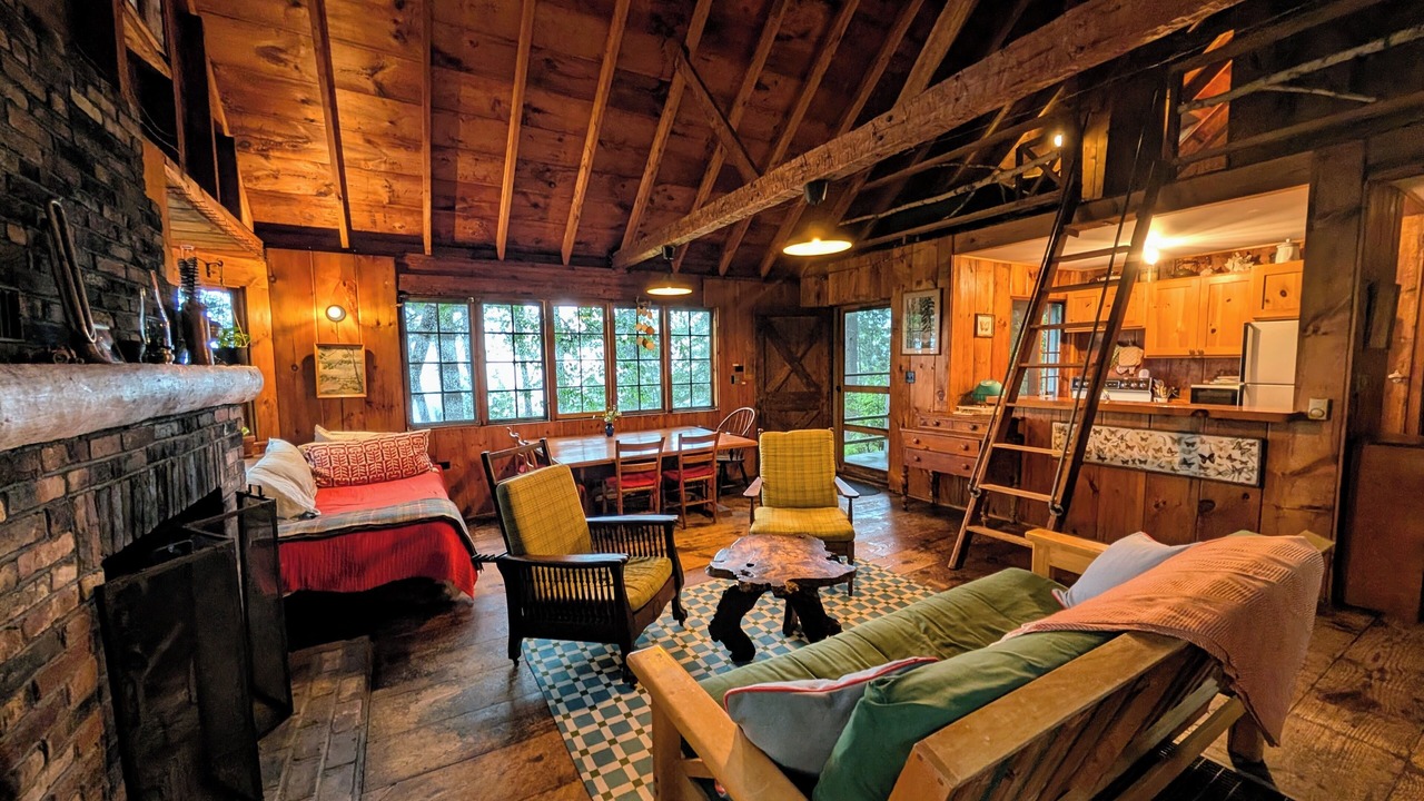 Photo of Bedroom in Tuftonboro