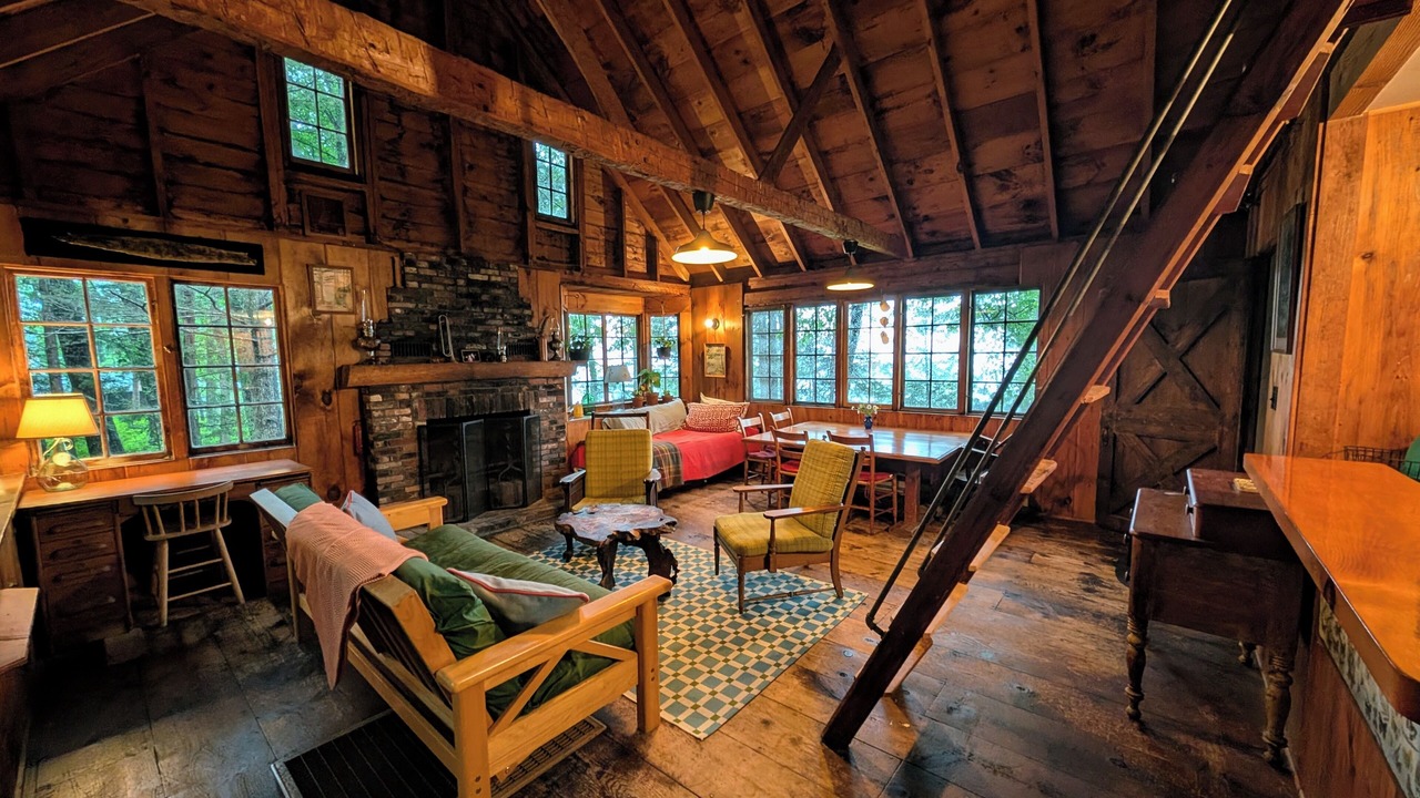 Photo of Bedroom in Tuftonboro