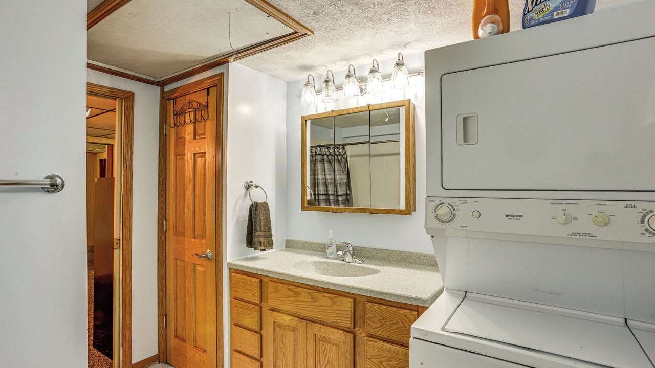 Photo of Bathroom in Brohman