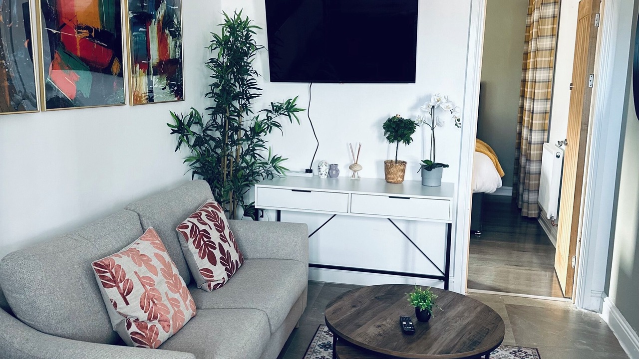 Photo of Livingroom in Burton on Trent