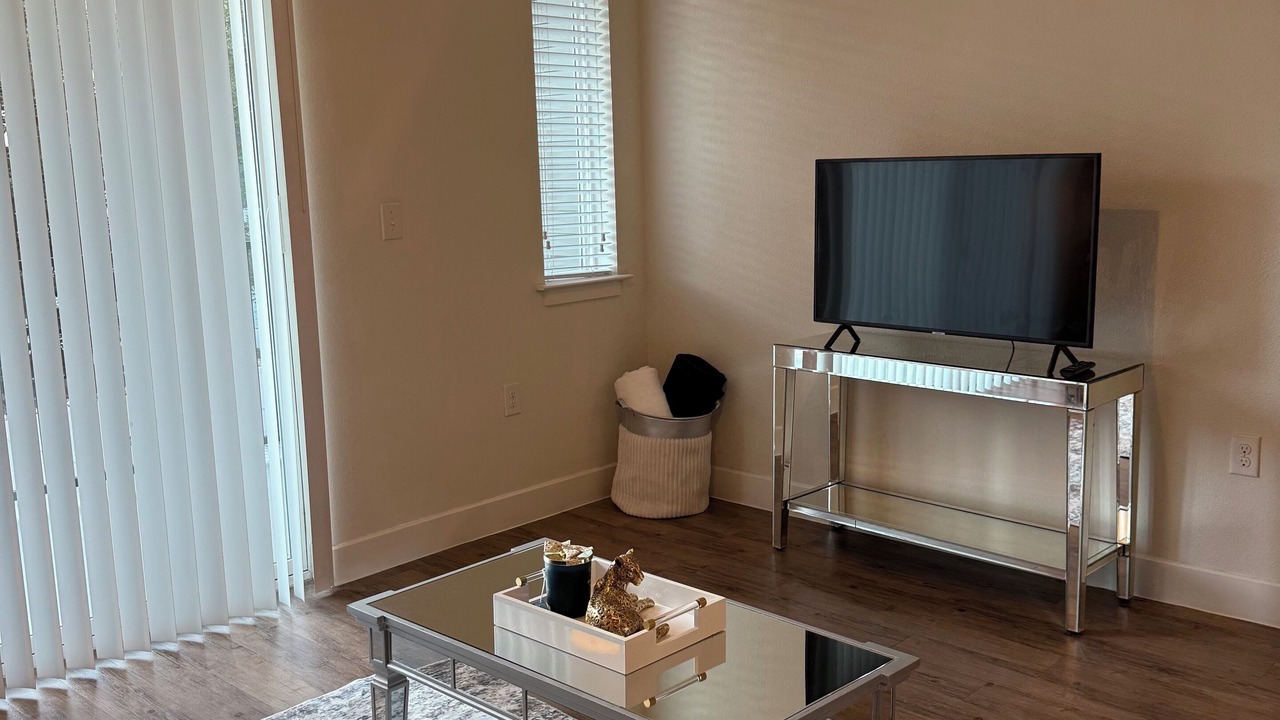 Photo of Livingroom in East Riverside - Oltorf