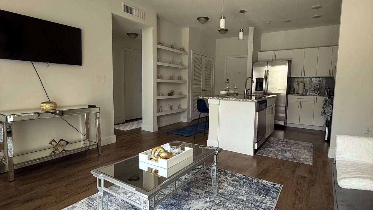 Photo of Livingroom in East Riverside - Oltorf
