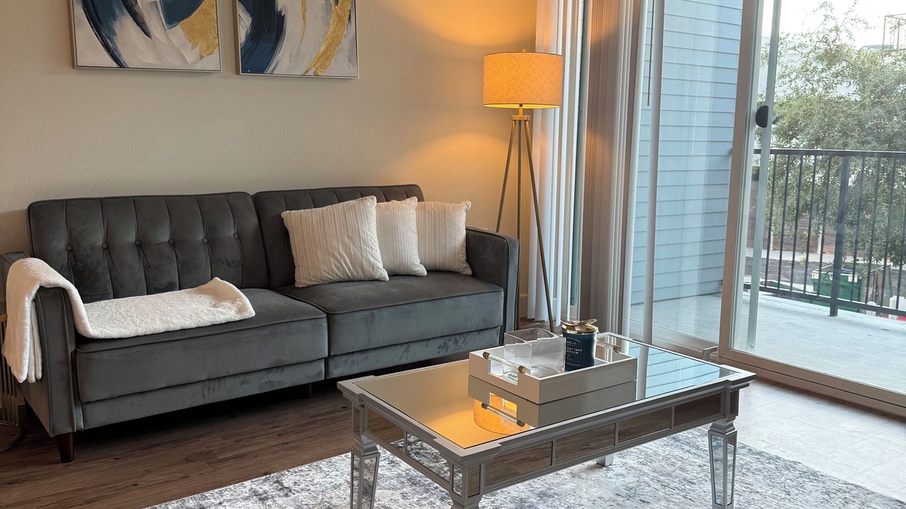 Photo of Livingroom in East Riverside - Oltorf
