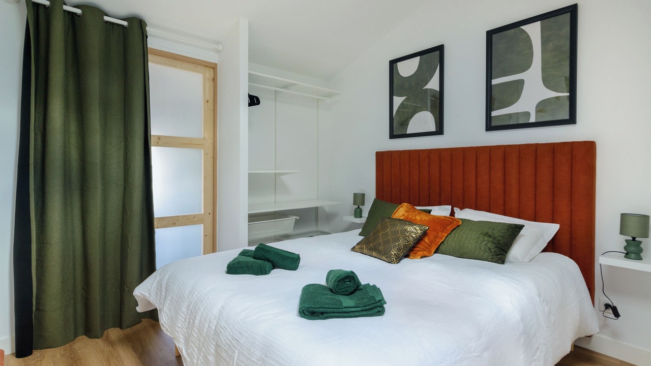 Photo of Bedroom in Saint-Leger-les-Vignes