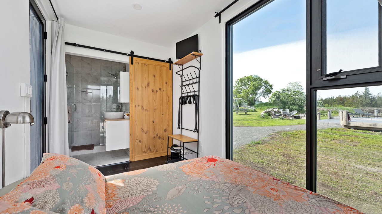 Photo of Bedroom in Gilbert Mills
