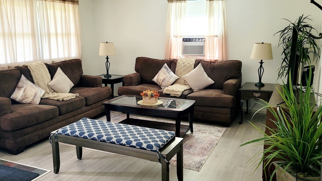 Photo of Livingroom in West Eaton