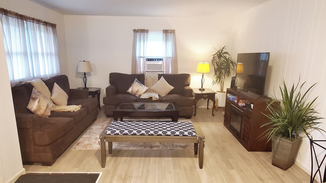 Photo of Livingroom in West Eaton