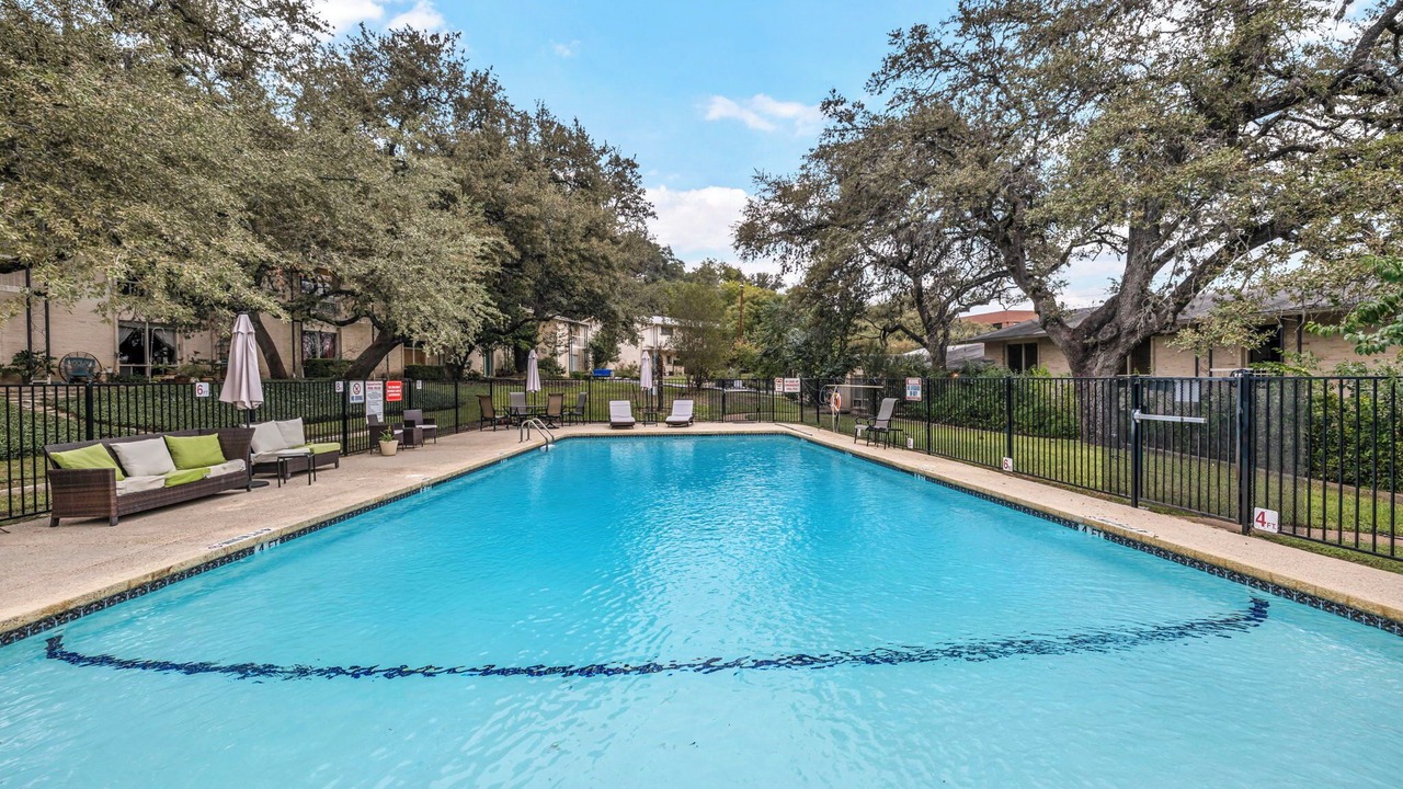 Photo of Outdoor in Highland Park West