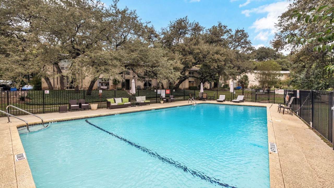 Photo of Outdoor in Highland Park West