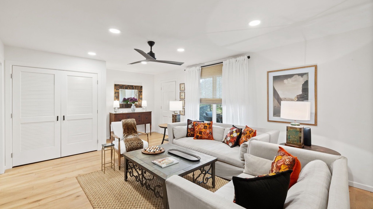 Photo of Livingroom in Highland Park West