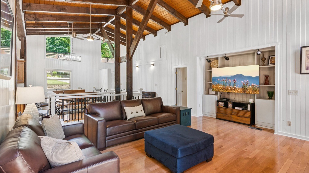 Photo of Livingroom in Buford