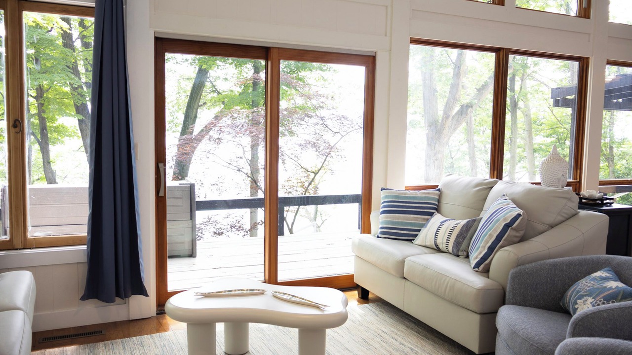 Photo of Livingroom in Lansing