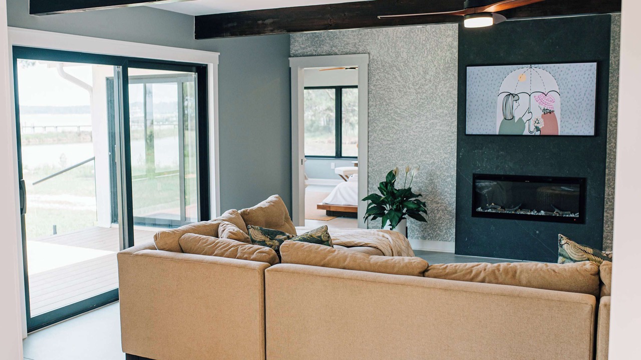Photo of Livingroom in White Stone