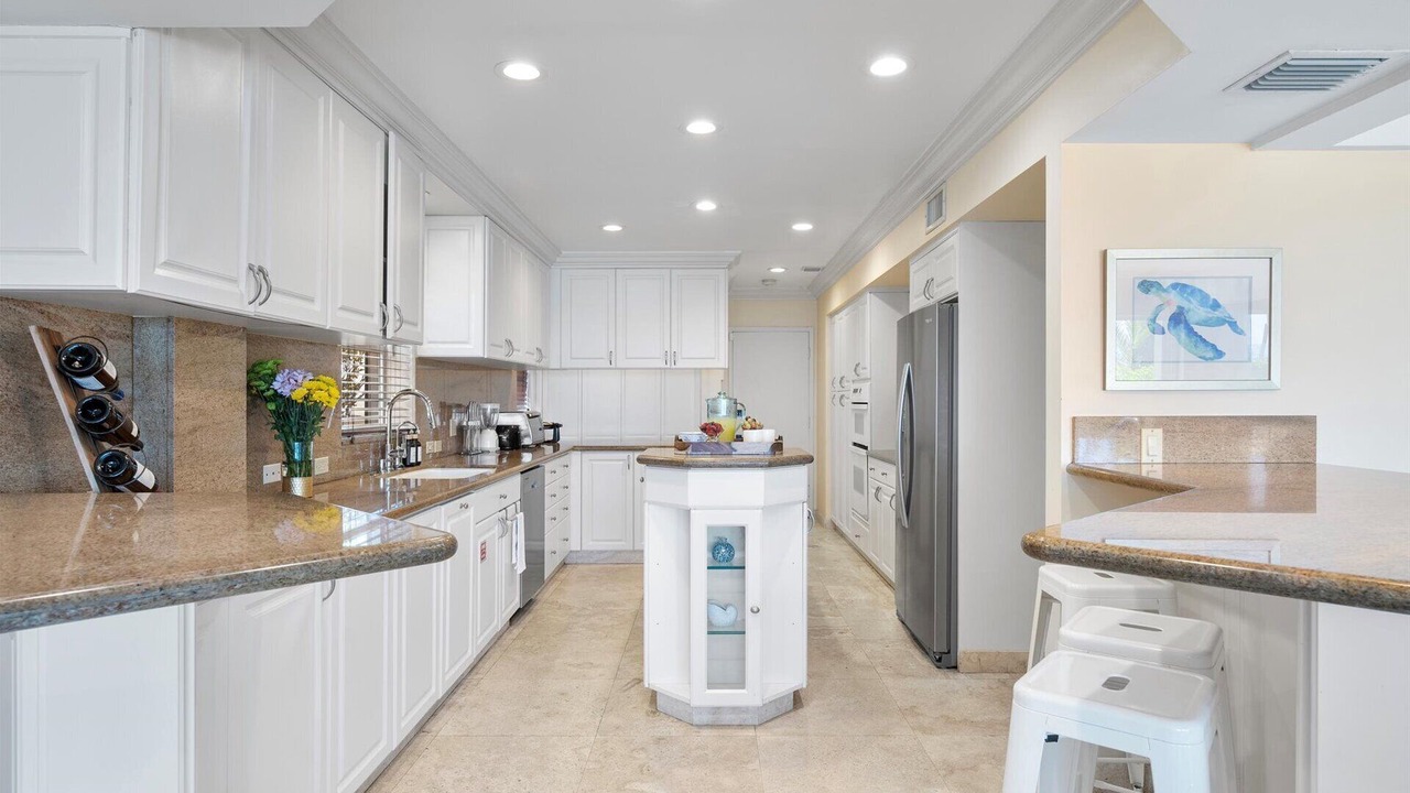 Photo of Kitchen in Lauderdale Beach