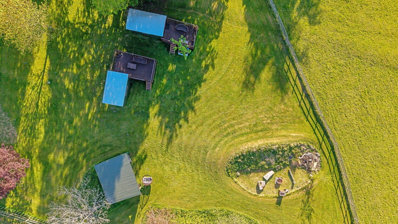 Photo of Patio Balcony in Dunbridge