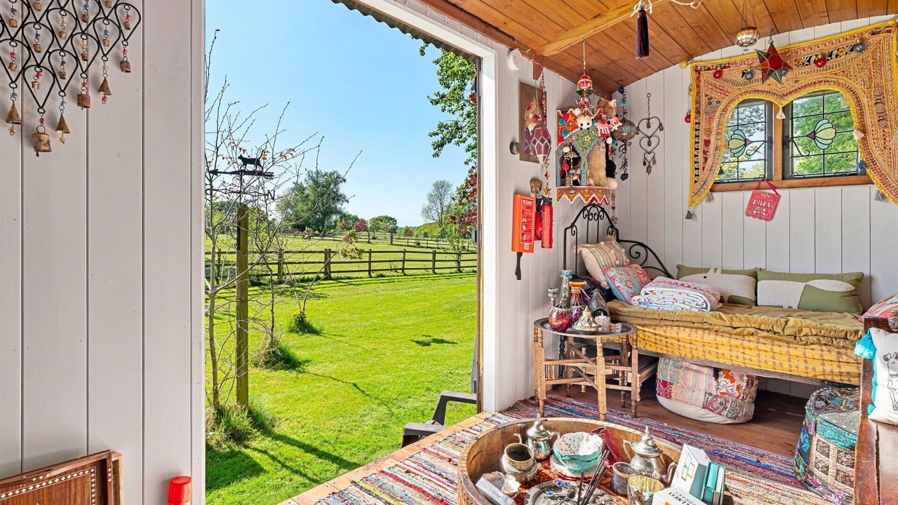 Photo of Patio Balcony in Dunbridge