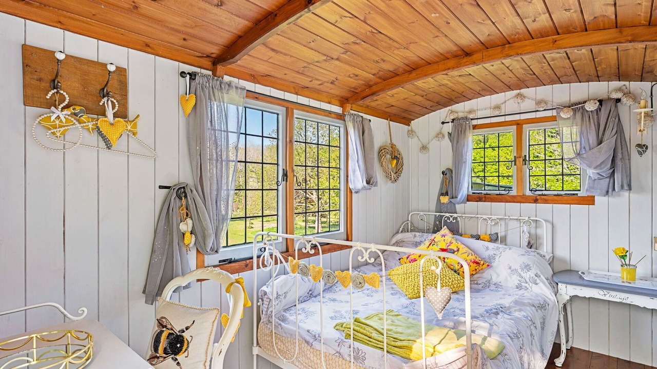 Photo of Patio Balcony in Dunbridge