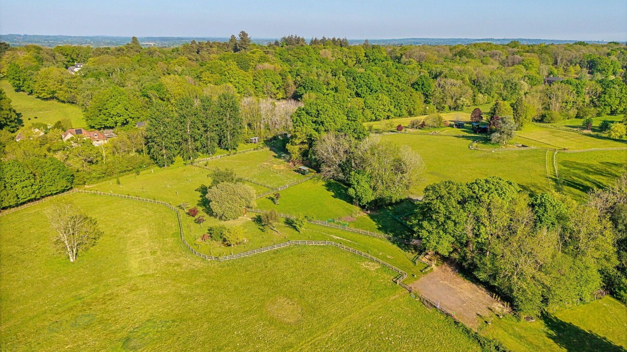 Photo of Patio Balcony in Dunbridge