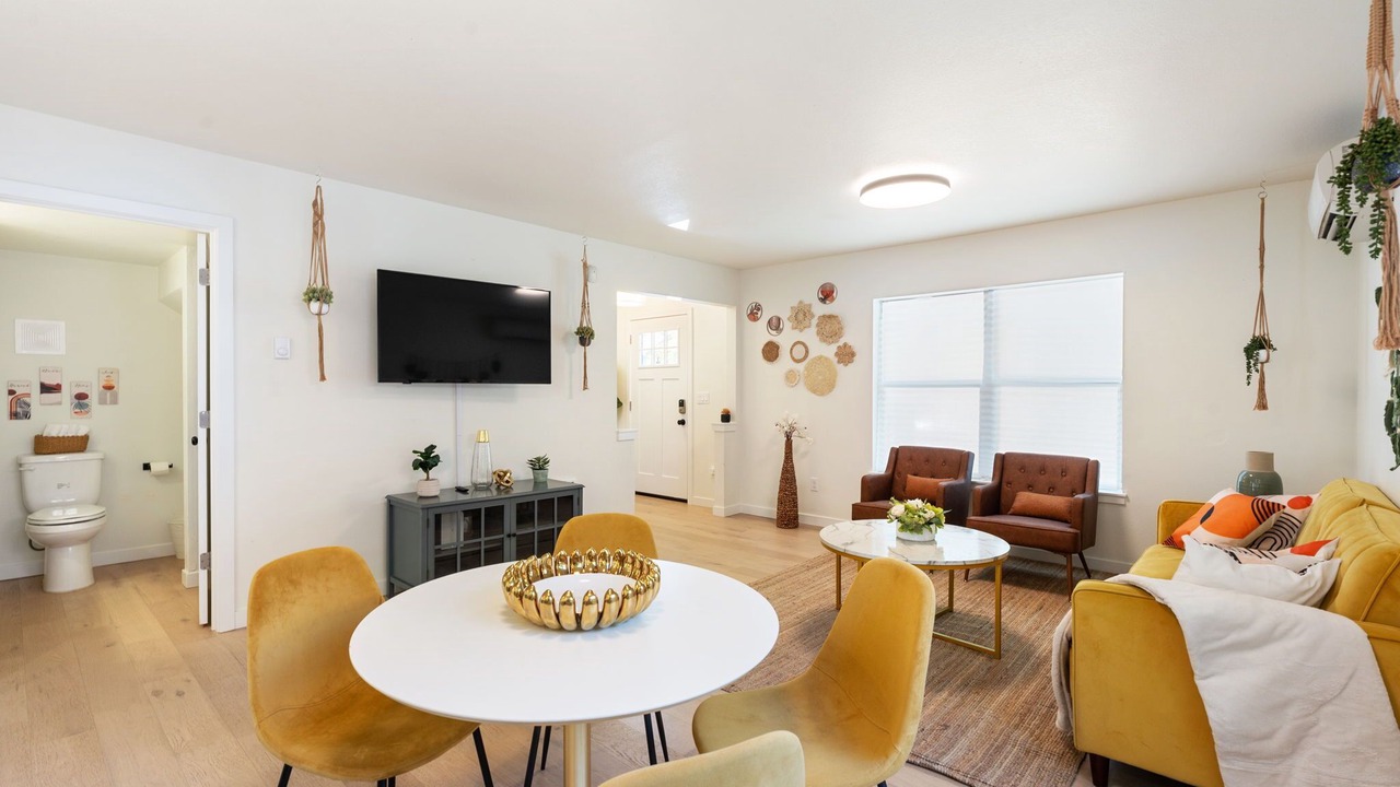 Photo of Others in Alberta Arts District