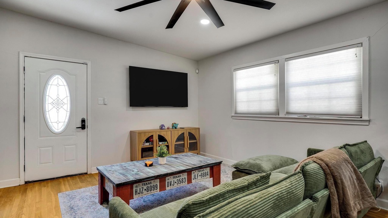 Photo of Livingroom in Shearer Hills - Ridgeview