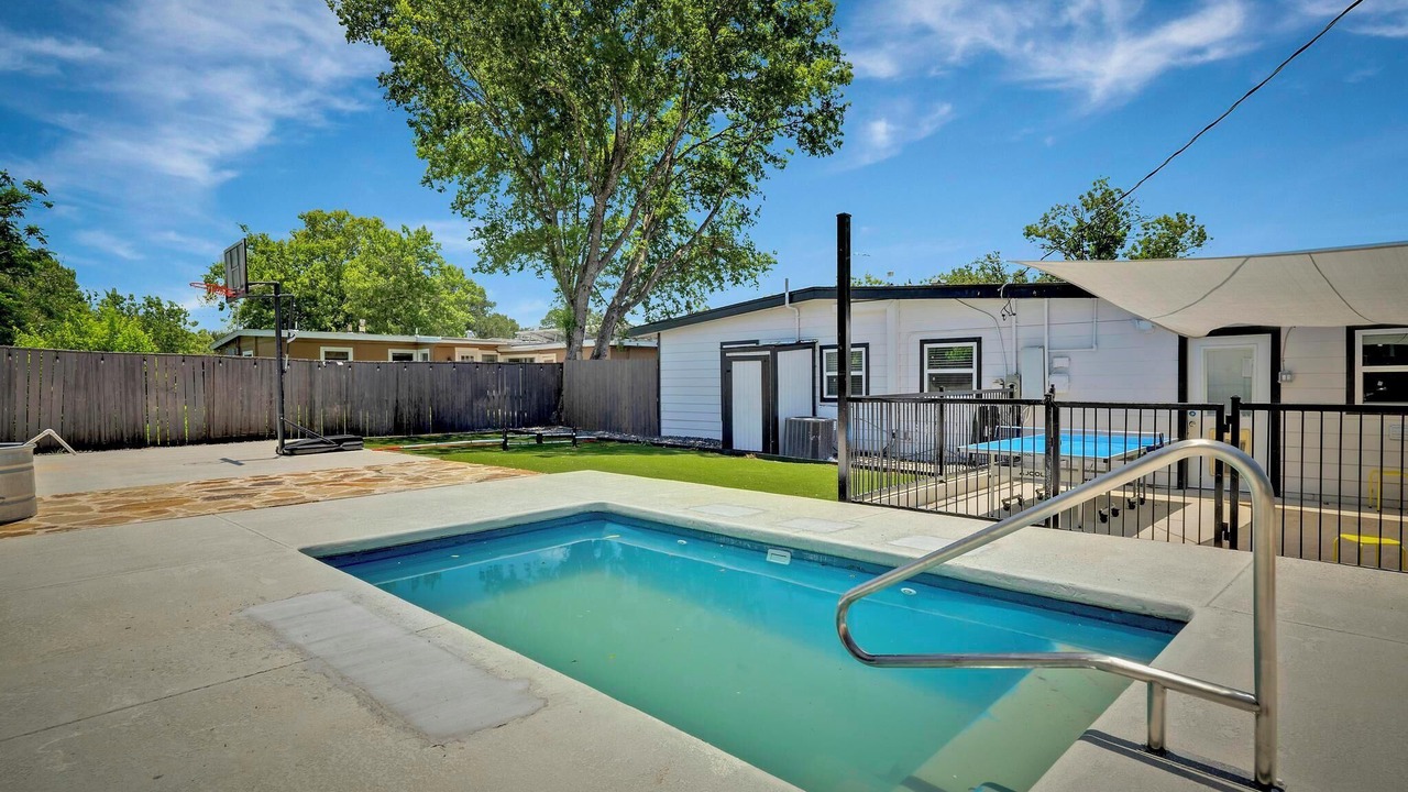 Photo of Outdoor in Shearer Hills - Ridgeview