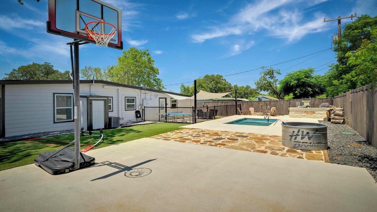 Photo of Outdoor in Shearer Hills - Ridgeview