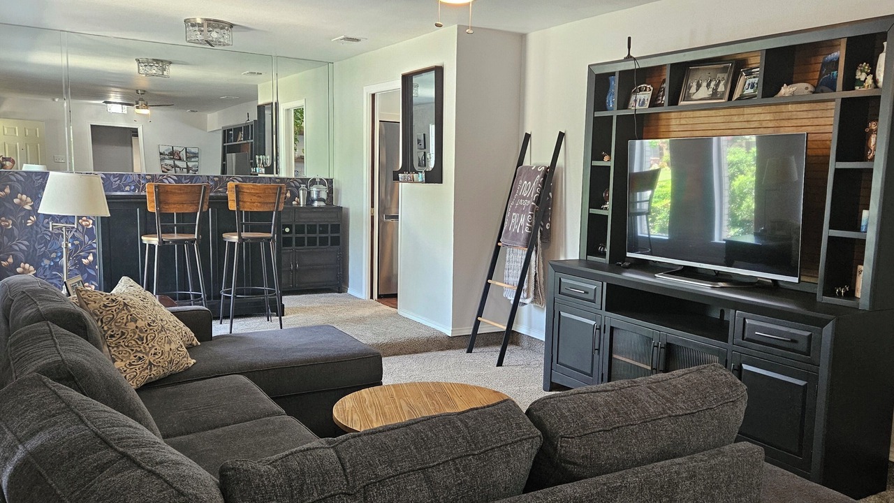 Photo of Livingroom in Haltom City