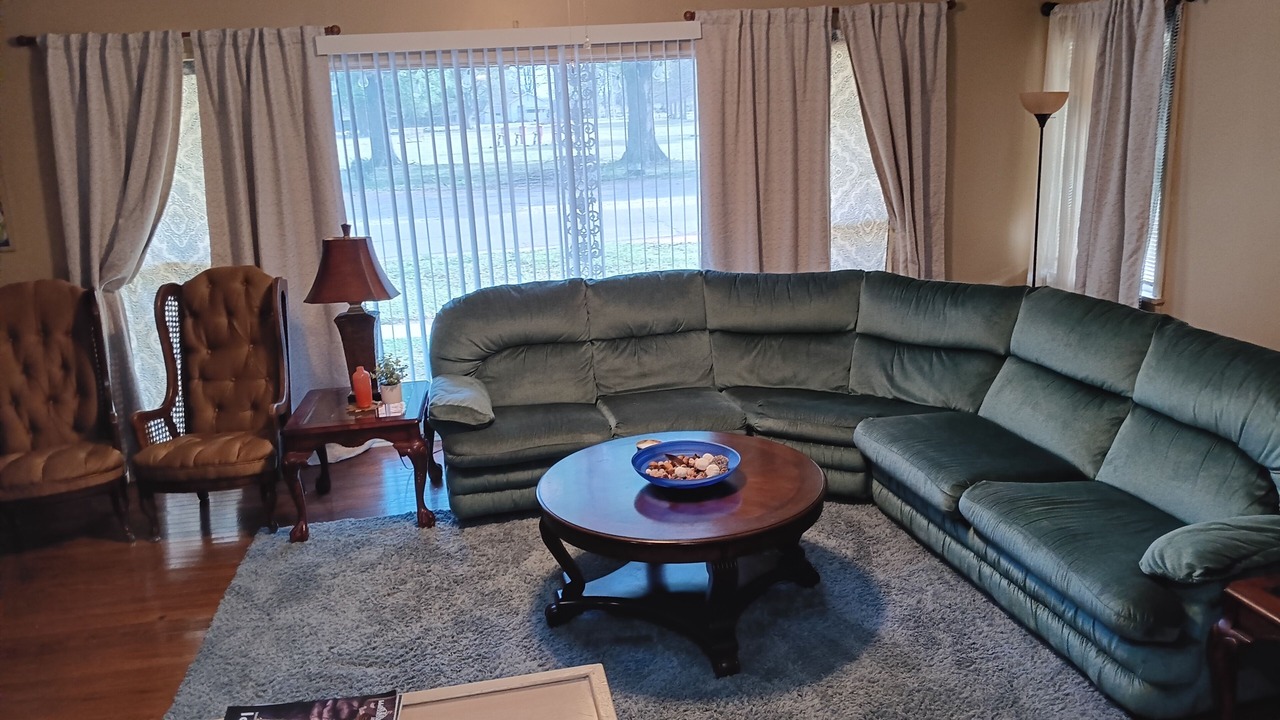 Photo of Livingroom in Shaw
